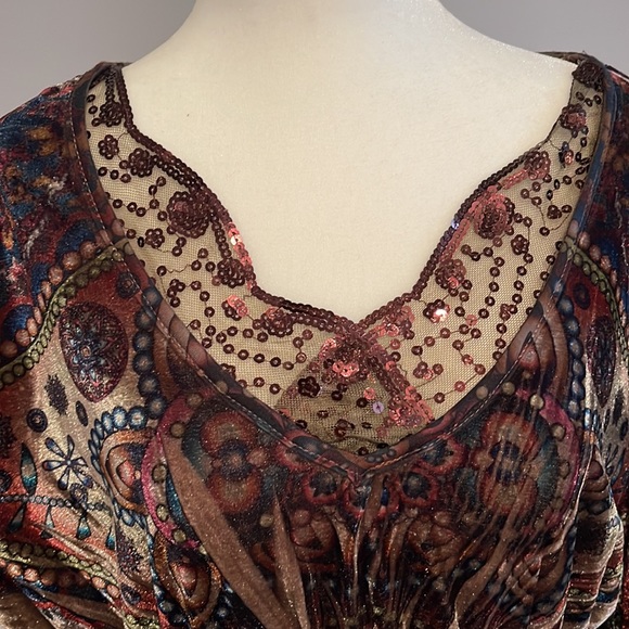 Beautiful blouse - Picture 2 of 6